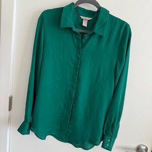 H&M long sleeve green button up blouse